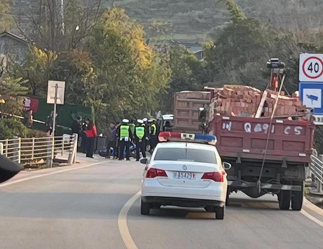 新2025澳门天天开好彩和老人骑车捎人遇车祸与老人骑车捎人遇车祸怎么处理
